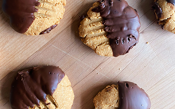 Biscuits-beurre-darachides-Sucre-raffiné_560x370-560x350